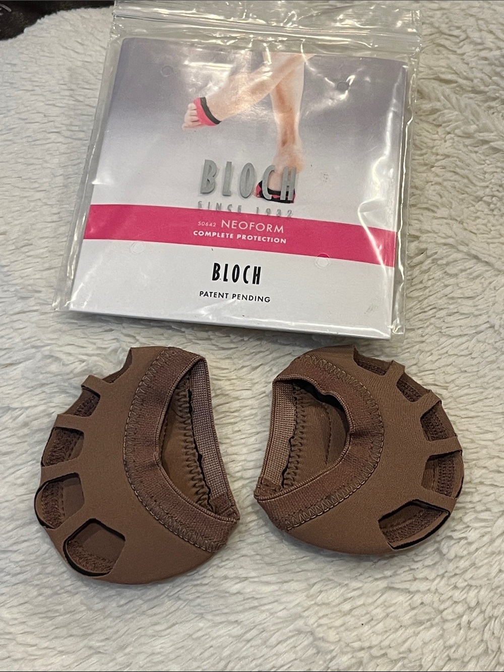 BLOCH dance paws sz XS NEOFORM S0642L